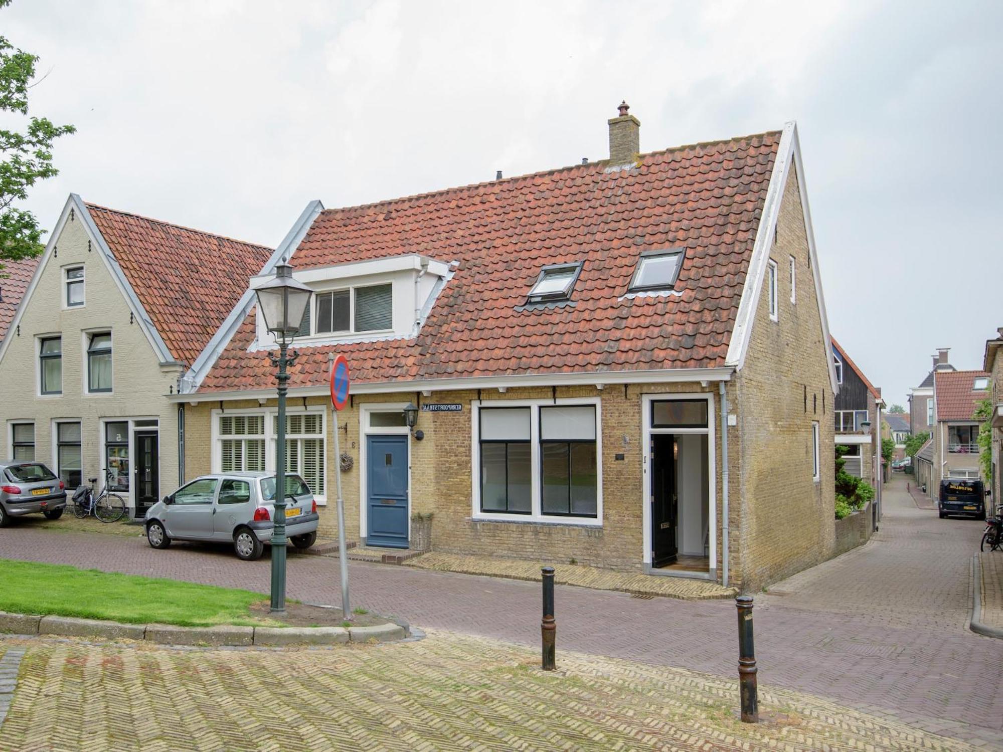Beautiful House In The Center Of *